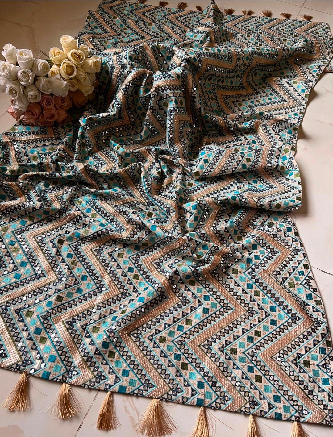 Karandi shawl embroidered -002